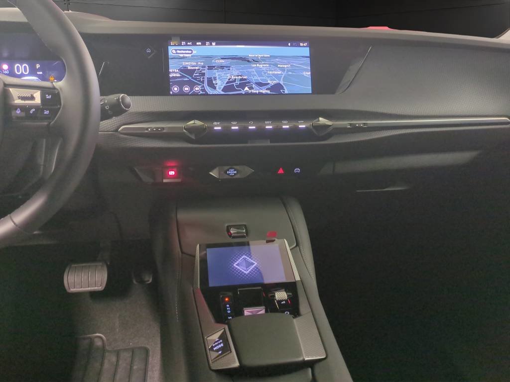 DS AUTOMOBILES DS 4 1.2 MHEV Ligne Noire, Benzin, Occasion / Gebraucht, Automatik - 7