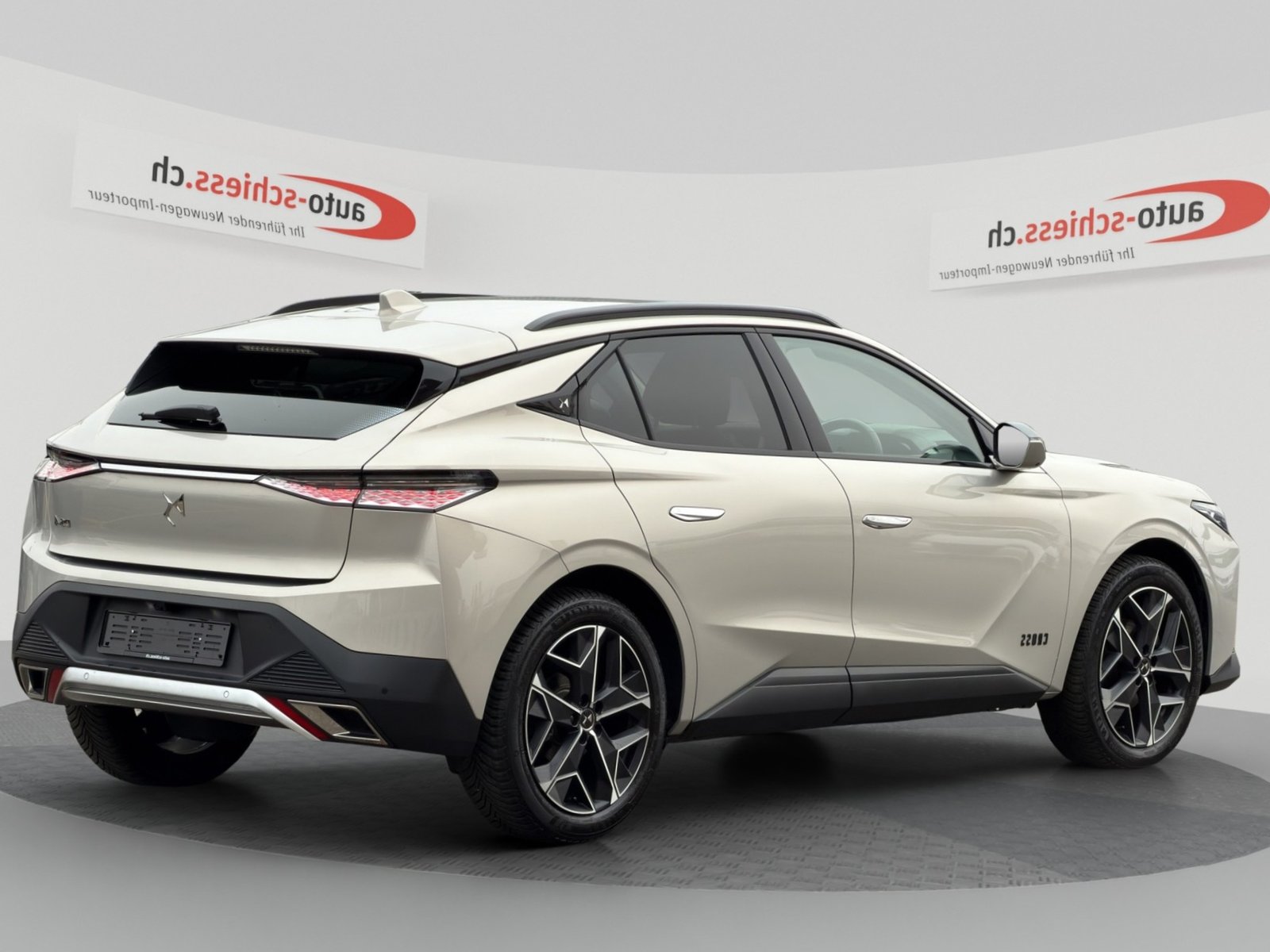 DS AUTOMOBILES DS 4 1.2 Pure Tech Cross Rivoli EAT8, Benzin, Occasion / Gebraucht, Automatik - 4