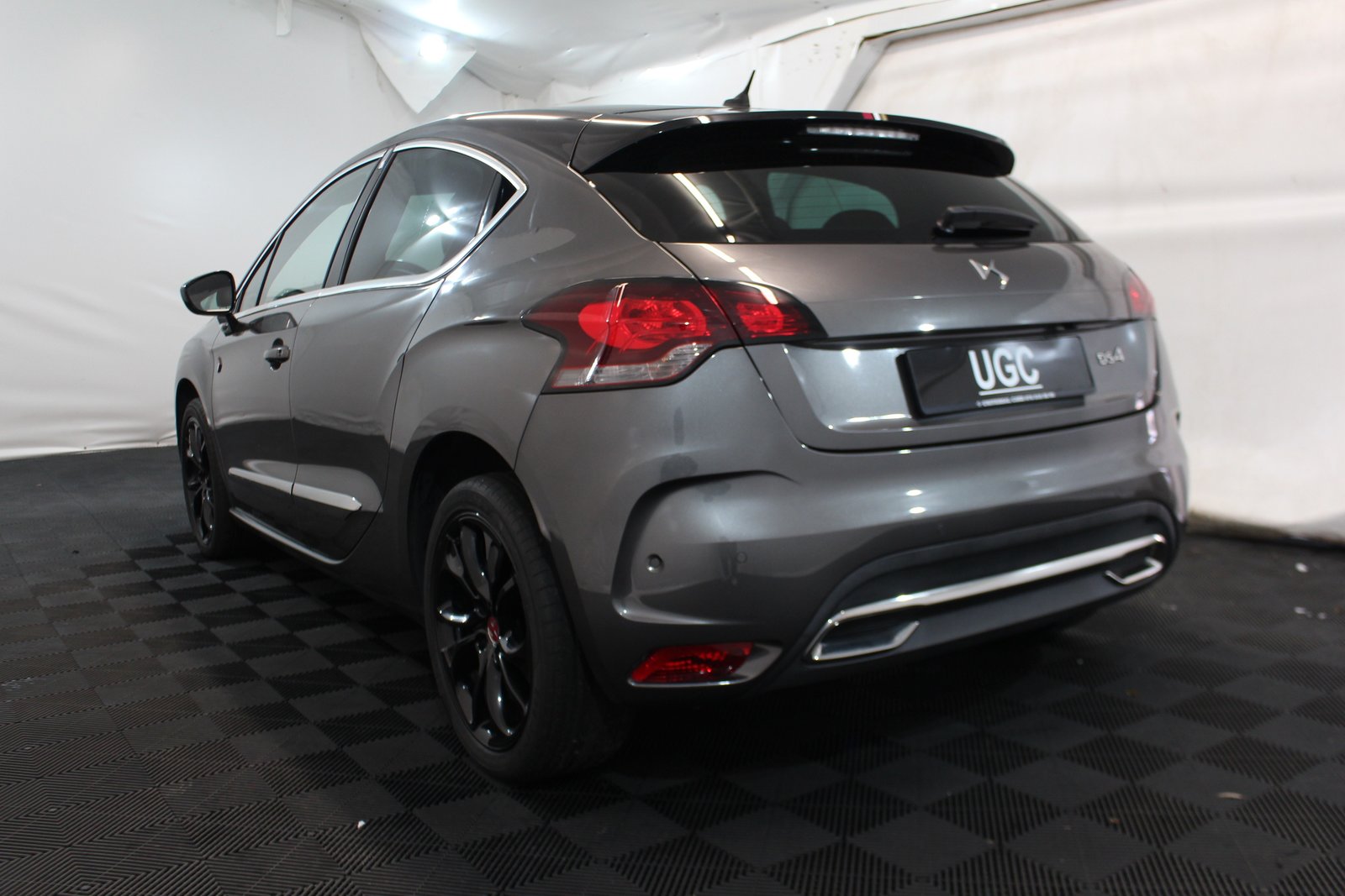 DS AUTOMOBILES DS4 2.0 BlueHDi 180 Performance L., Diesel, Occasion / Gebraucht, Automatik - 4