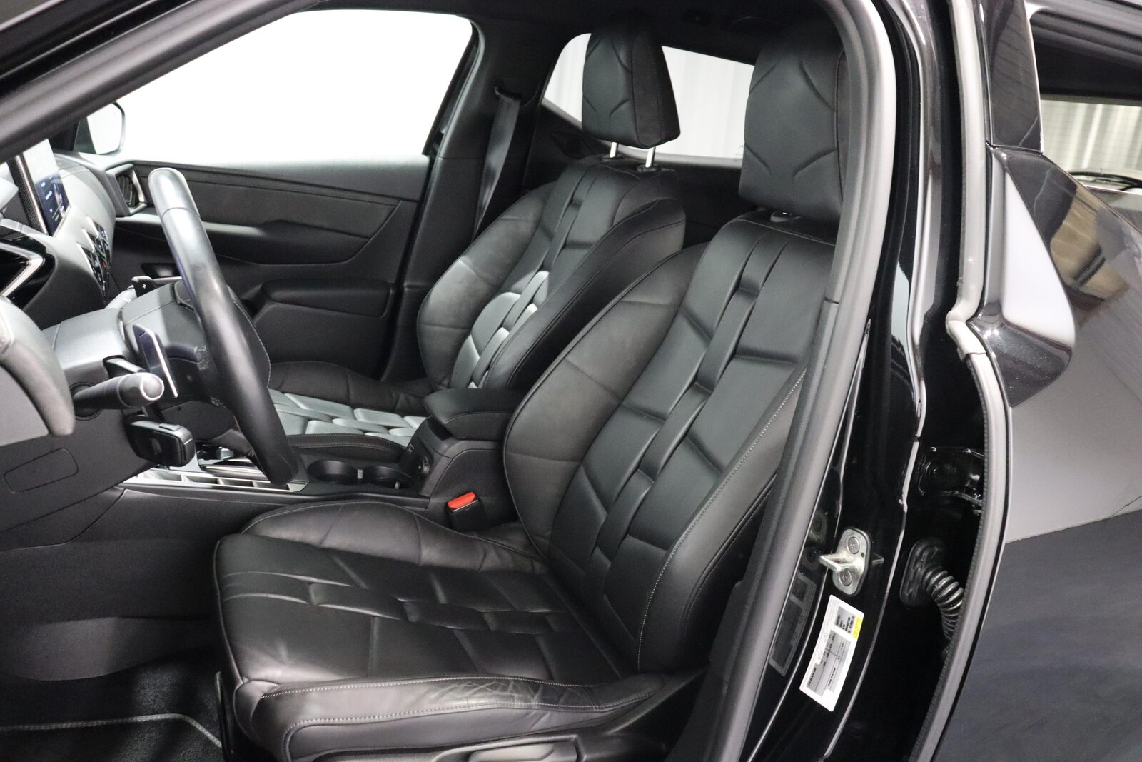 DS 3 Crossback 1.2 PureTech 155 So Chic, Benzin, Occasion / Gebraucht, Automatik - 5