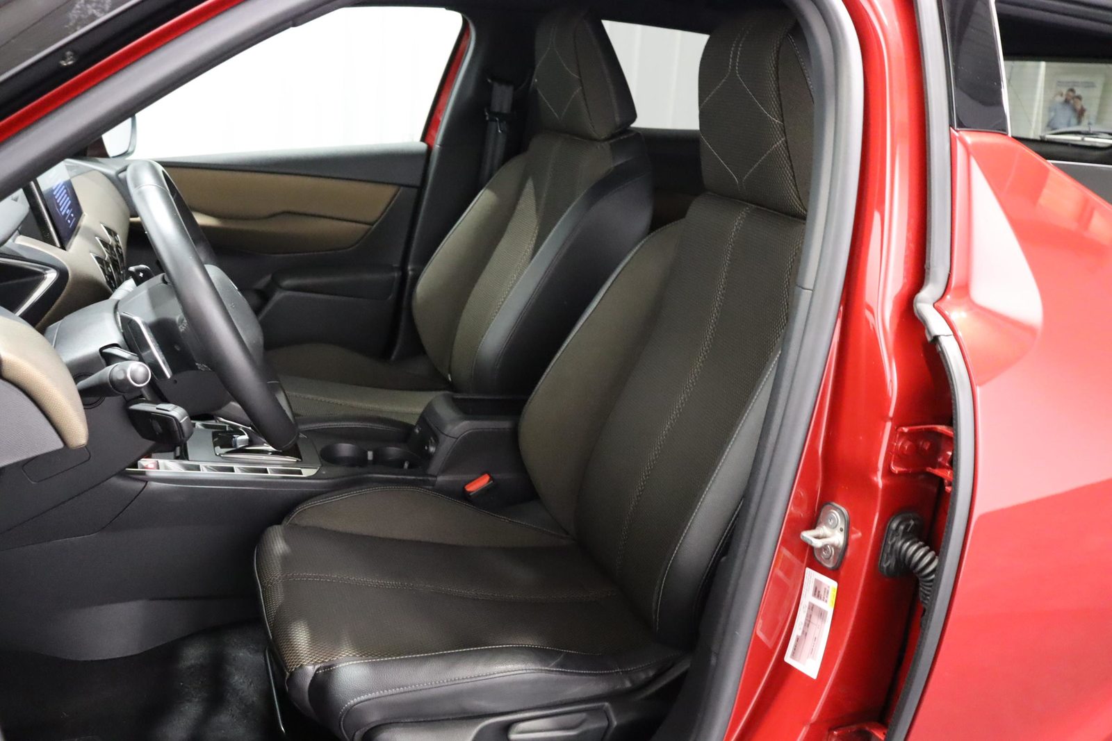 DS 3 Crossback 1.2 PureTech 155 So Chic, Benzin, Occasion / Gebraucht, Automatik - 5