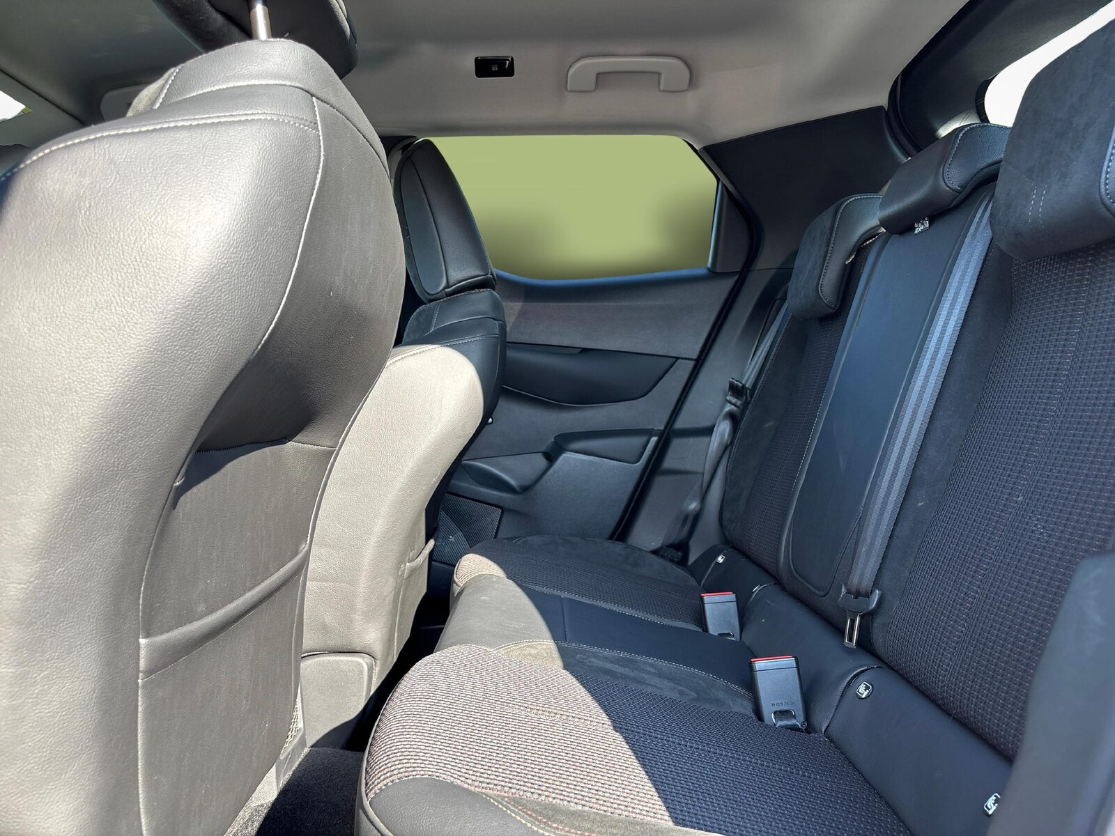 DS 3 Crossback 1.2 PureTech 130 Ligne Noire, Benzin, Occasion / Gebraucht, Automatik - 7