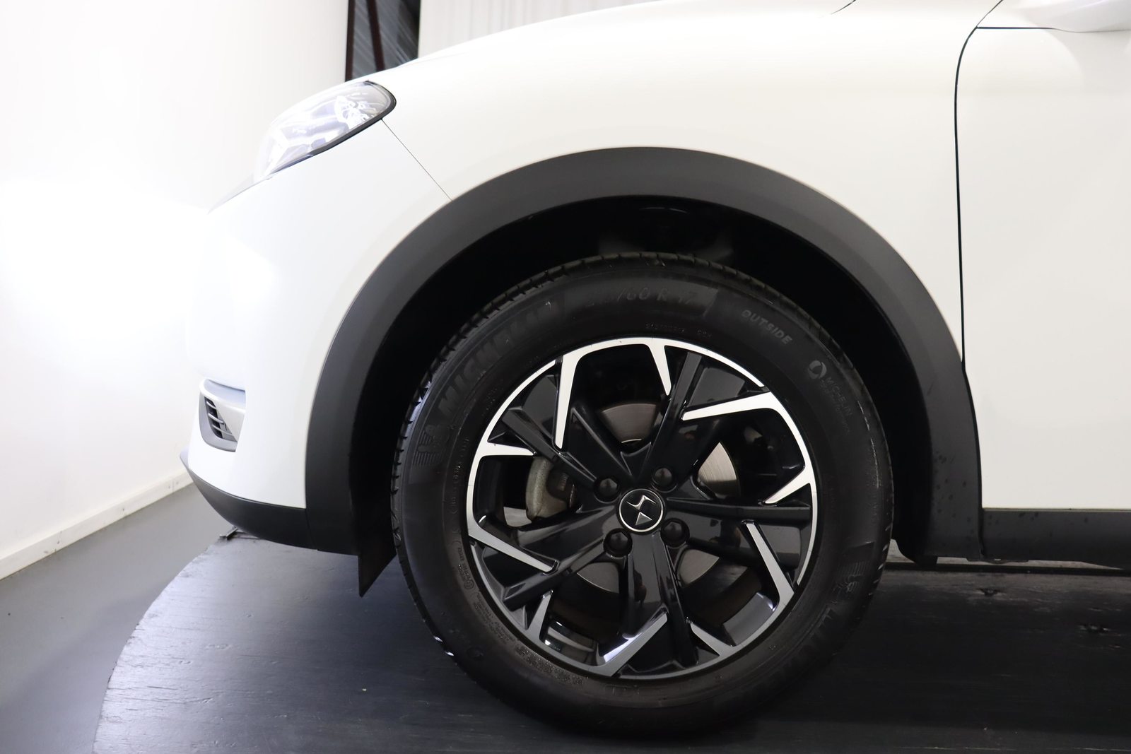 DS 3 Crossback 1.2 PureTech 130 So Chic, Benzin, Occasion / Gebraucht, Automatik - 4