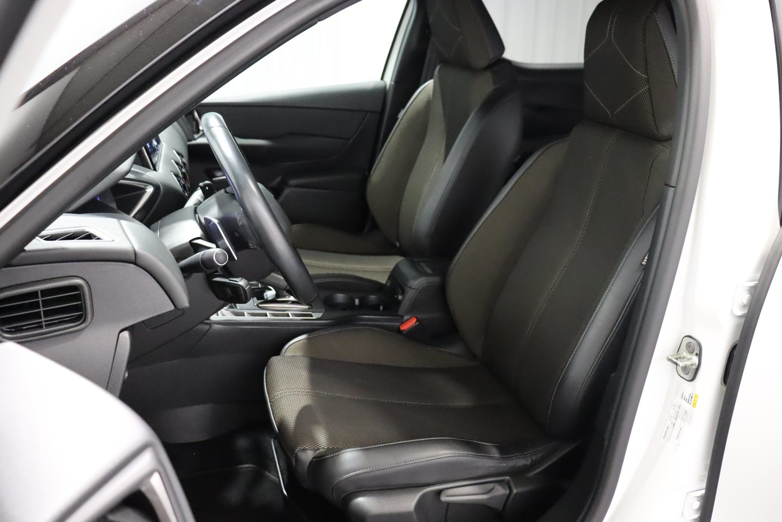 DS 3 Crossback 1.2 PureTech 130 So Chic, Benzin, Occasion / Gebraucht, Automatik - 6
