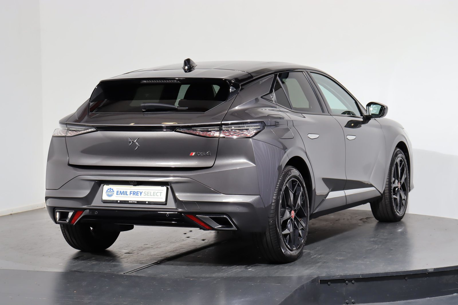 DS 4 1.6 PureTech 225 Performance Line+, Benzin, Occasion / Gebraucht, Automatik - 3