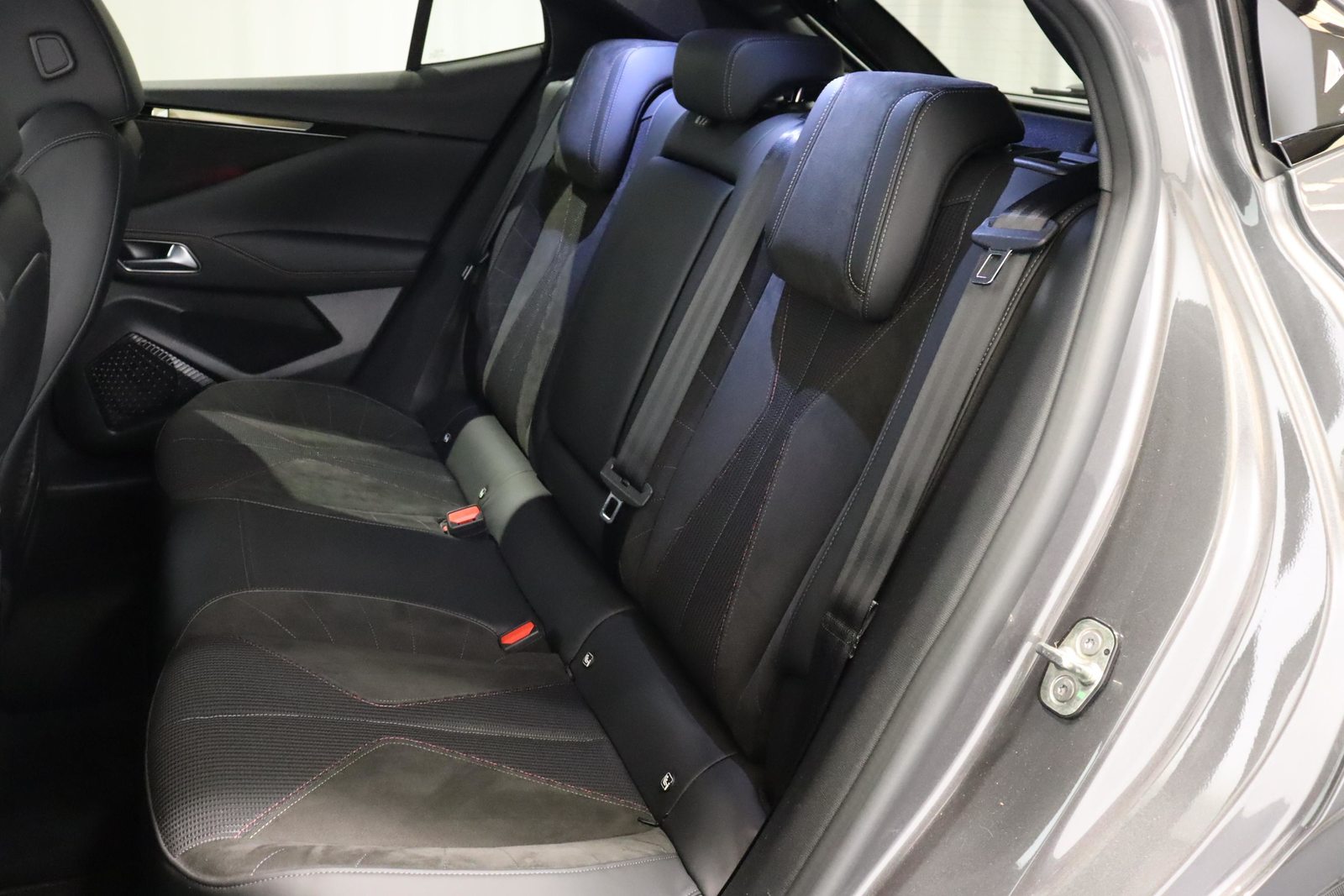 DS 4 1.6 PureTech 225 Performance Line+, Benzin, Occasion / Gebraucht, Automatik - 6