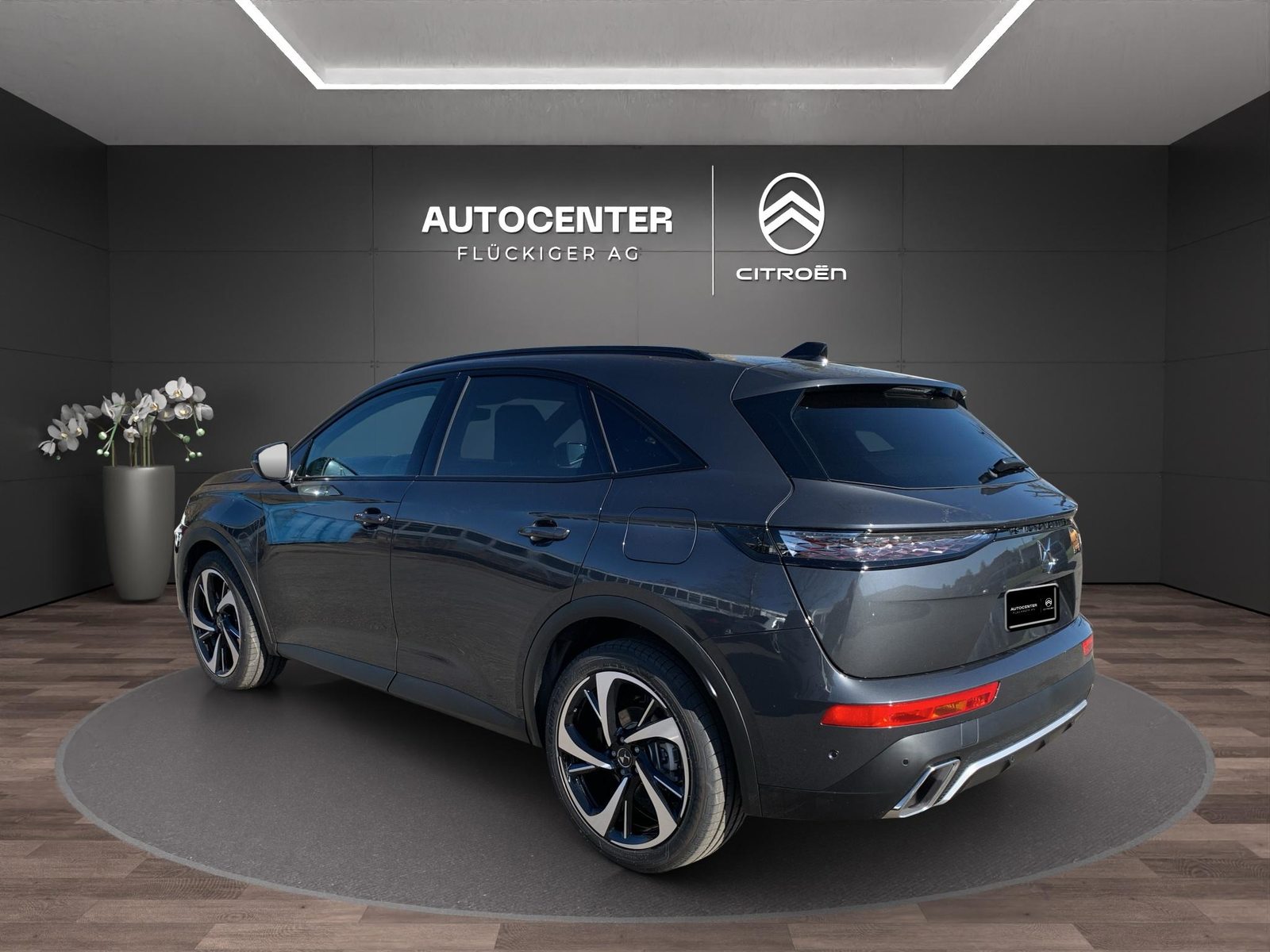 DS 7 1.6 E-Tense Étoile 4x4, Plug-in-Hybrid Benzin/Elektro, Neuwagen, Automatik - 2