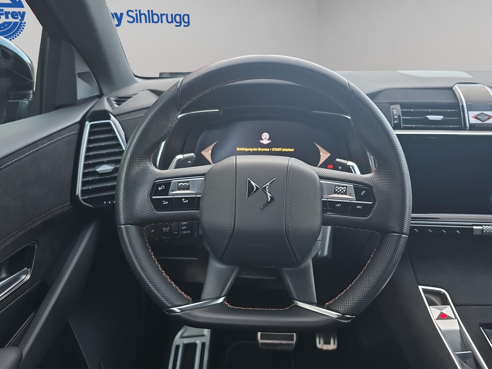 DS 7 1.6 E-Tense Pallas 4x4, Plug-in-Hybrid Petrol/Electric, Second hand / Used, Automatic - 5