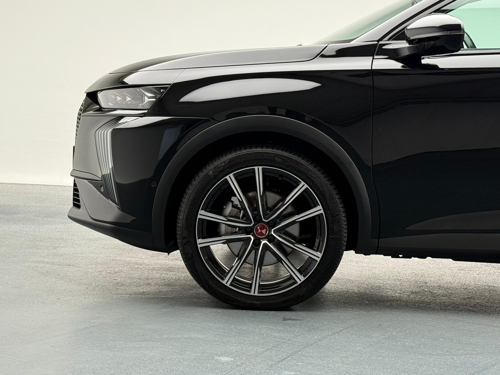 DS 7 1.6 E-Tense Ligne Noire 4x4, Plug-in-Hybrid Benzin/Elektro, Occasion / Gebraucht, Automatik - 3