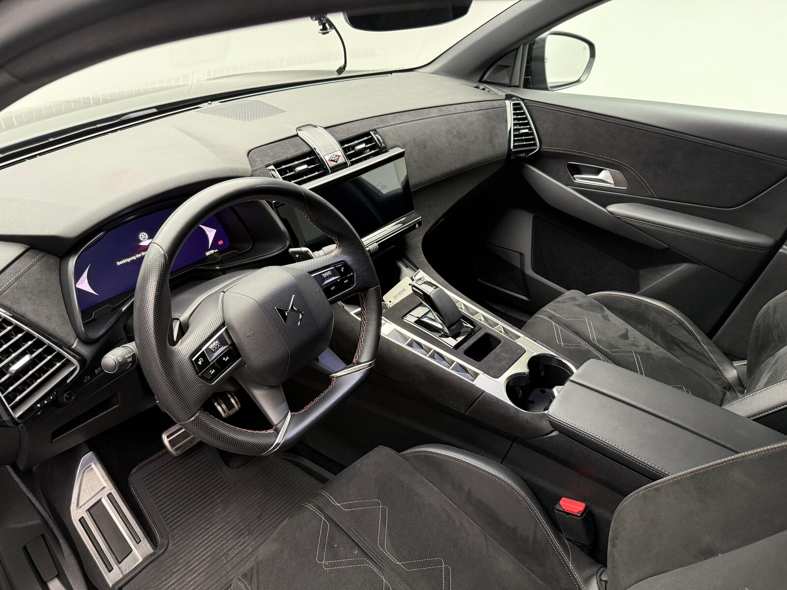 DS 7 1.6 E-Tense Ligne Noire 4x4, Plug-in-Hybrid Benzin/Elektro, Occasion / Gebraucht, Automatik - 5