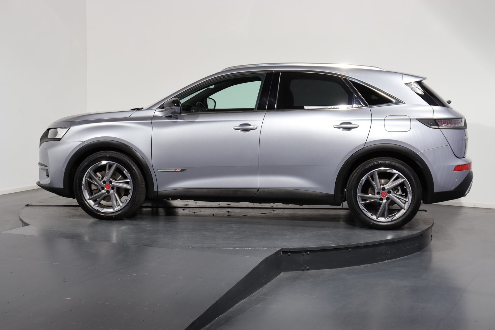 DS 7 Crossback 1.6 E-Tense Performance Line 4x4, Plug-in-Hybrid Benzin/Elektro, Occasion / Gebraucht, Automatik - 2