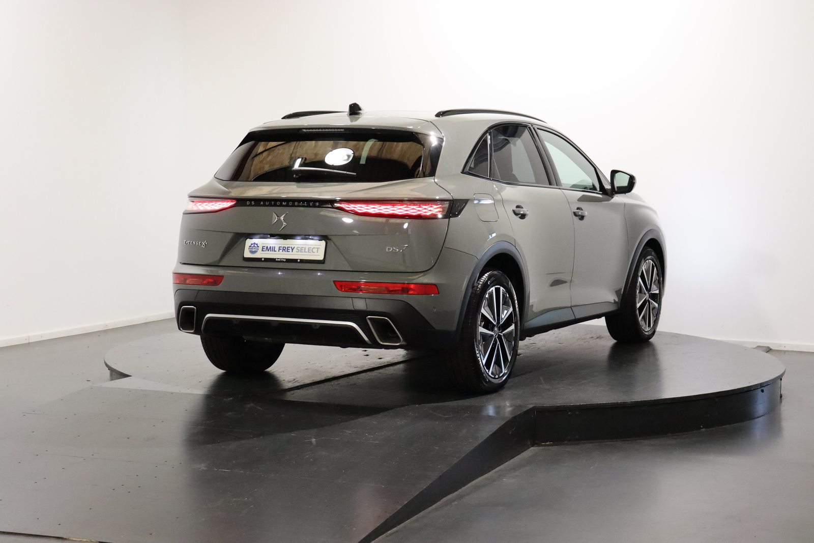DS 7 1.6 E-Tense Opéra 4x4, Plug-in-Hybrid Benzin/Elektro, Occasion / Gebraucht, Automatik - 3