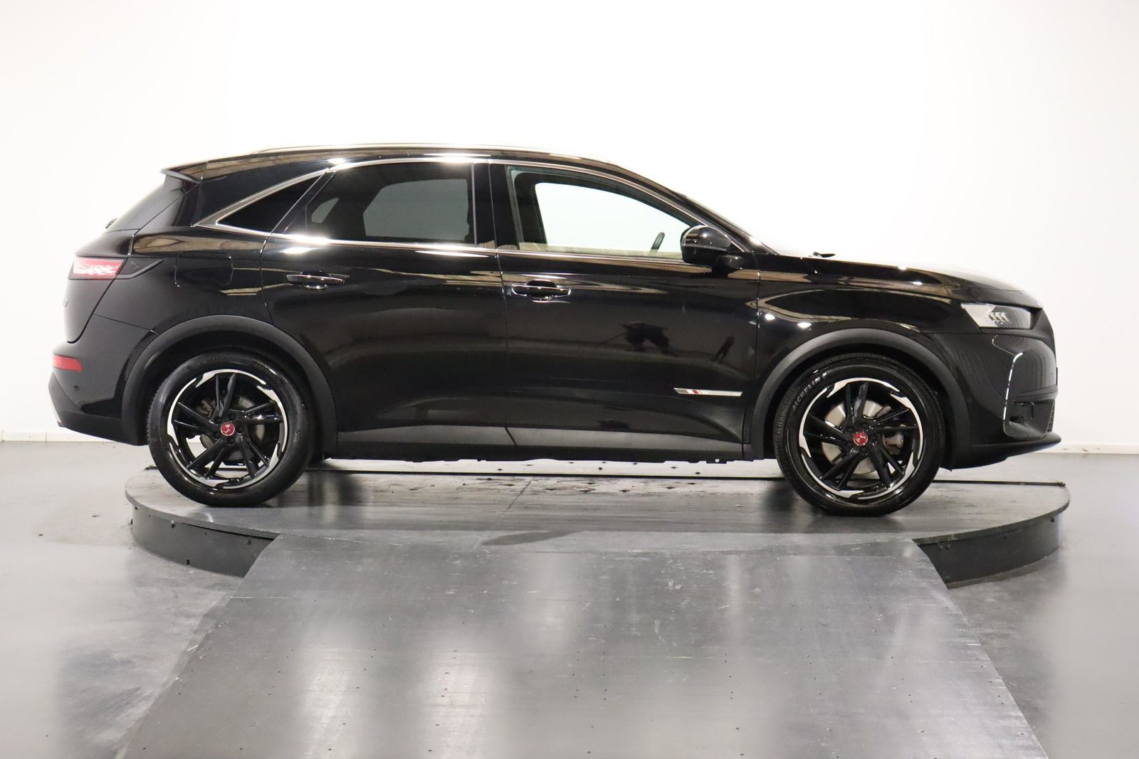 DS 7 Crossback 1.6 E-Tense Performance Line 4x4, Plug-in-Hybrid Benzin/Elektro, Occasion / Gebraucht, Automatik - 3