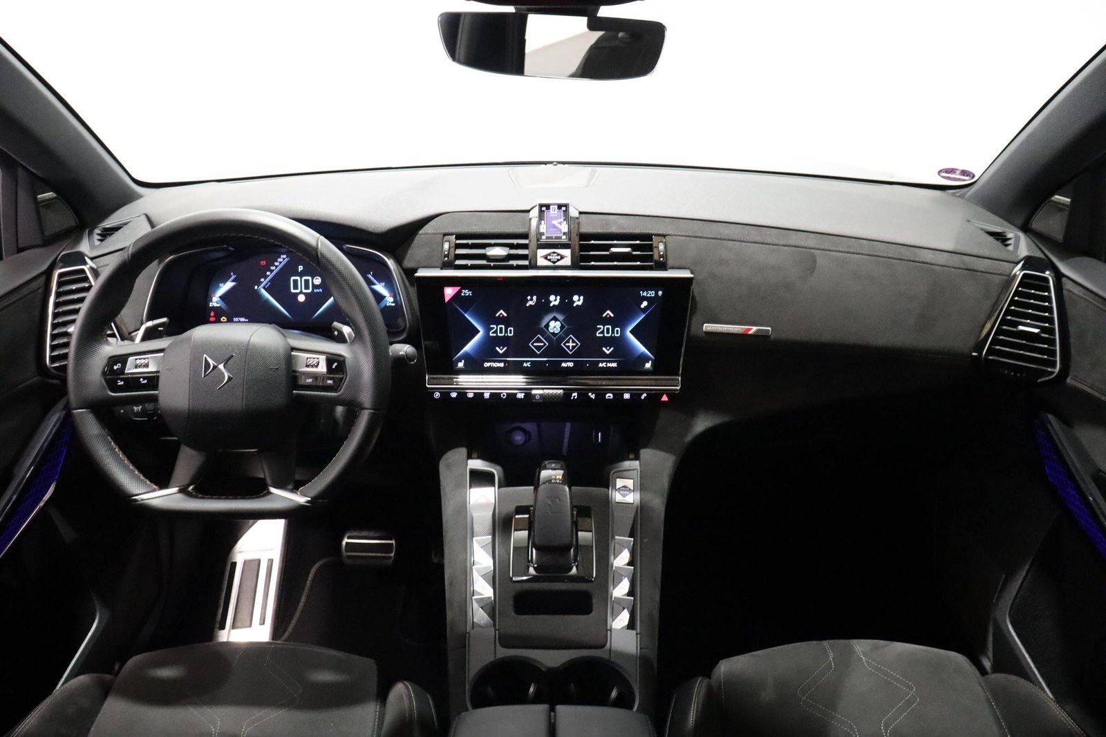 DS 7 Crossback 1.6 E-Tense Performance Line 4x4, Plug-in-Hybrid Benzin/Elektro, Occasion / Gebraucht, Automatik - 7