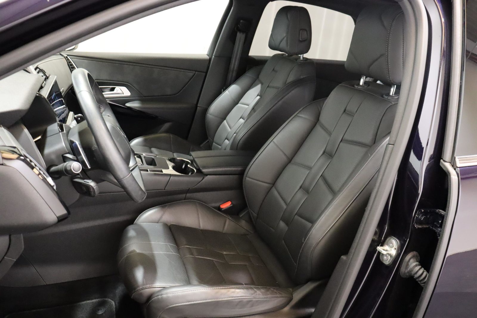 DS 7 Crossback 1.6 E-Tense Be Chic 4x4, Plug-in-Hybrid Benzin/Elektro, Occasion / Gebraucht, Automatik - 5
