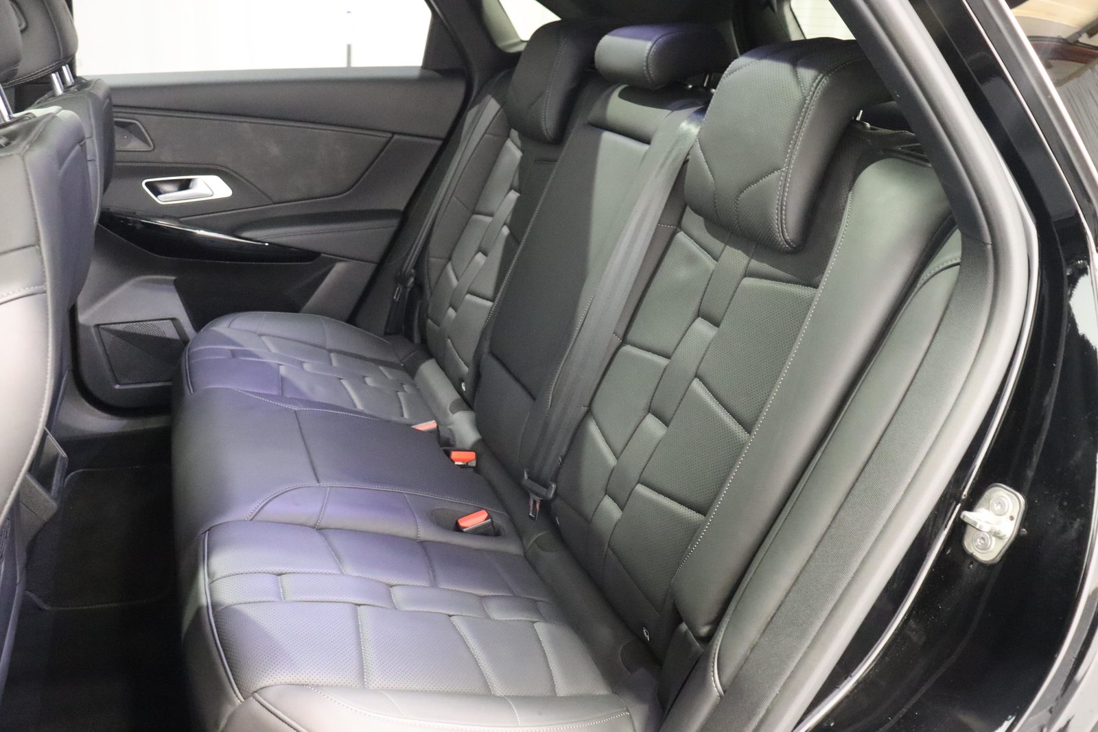DS 7 Crossback 1.6 E-Tense Rivoli 4x4, Plug-in-Hybrid Benzin/Elektro, Occasion / Gebraucht, Automatik - 6