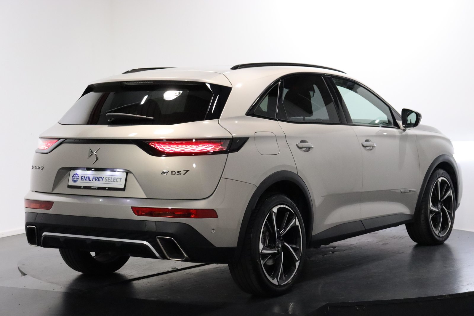 DS 7 Crossback 1.6 E-Tense Louvre 4x4, Plug-in-Hybrid Benzin/Elektro, Occasion / Gebraucht, Automatik - 3