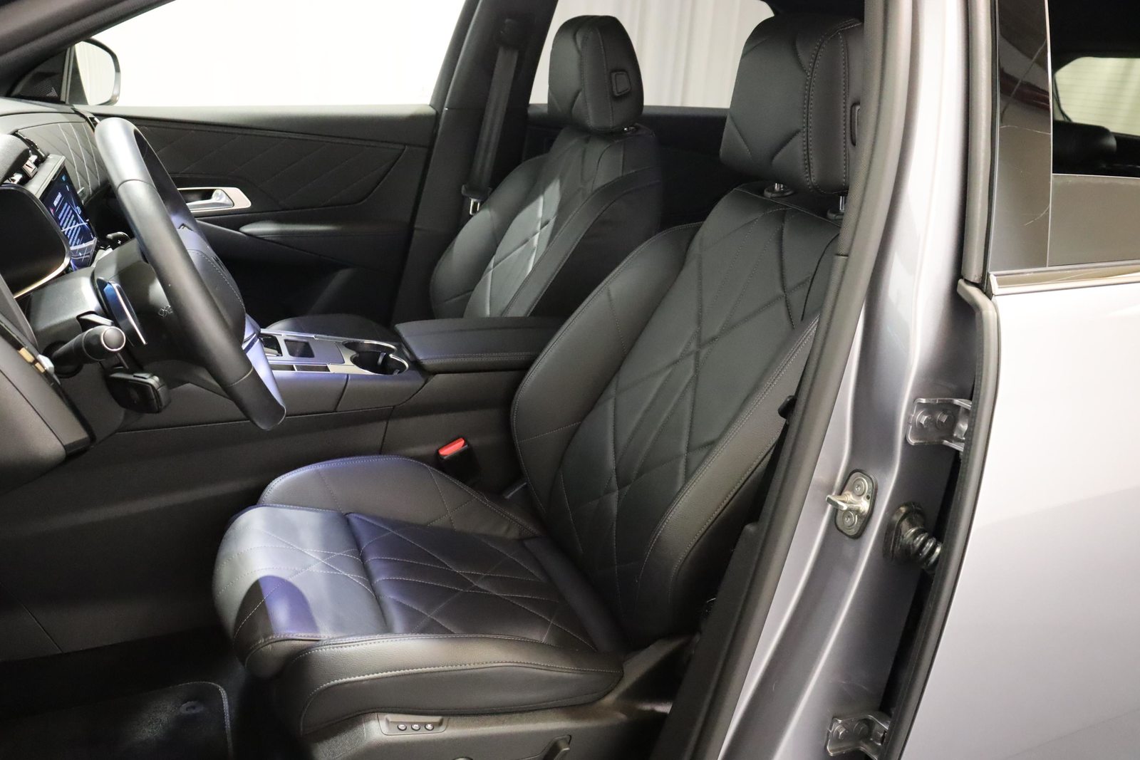 DS 7 Crossback 1.6 E-Tense Be Chic 4x4, Plug-in-Hybrid Benzin/Elektro, Occasion / Gebraucht, Automatik - 5