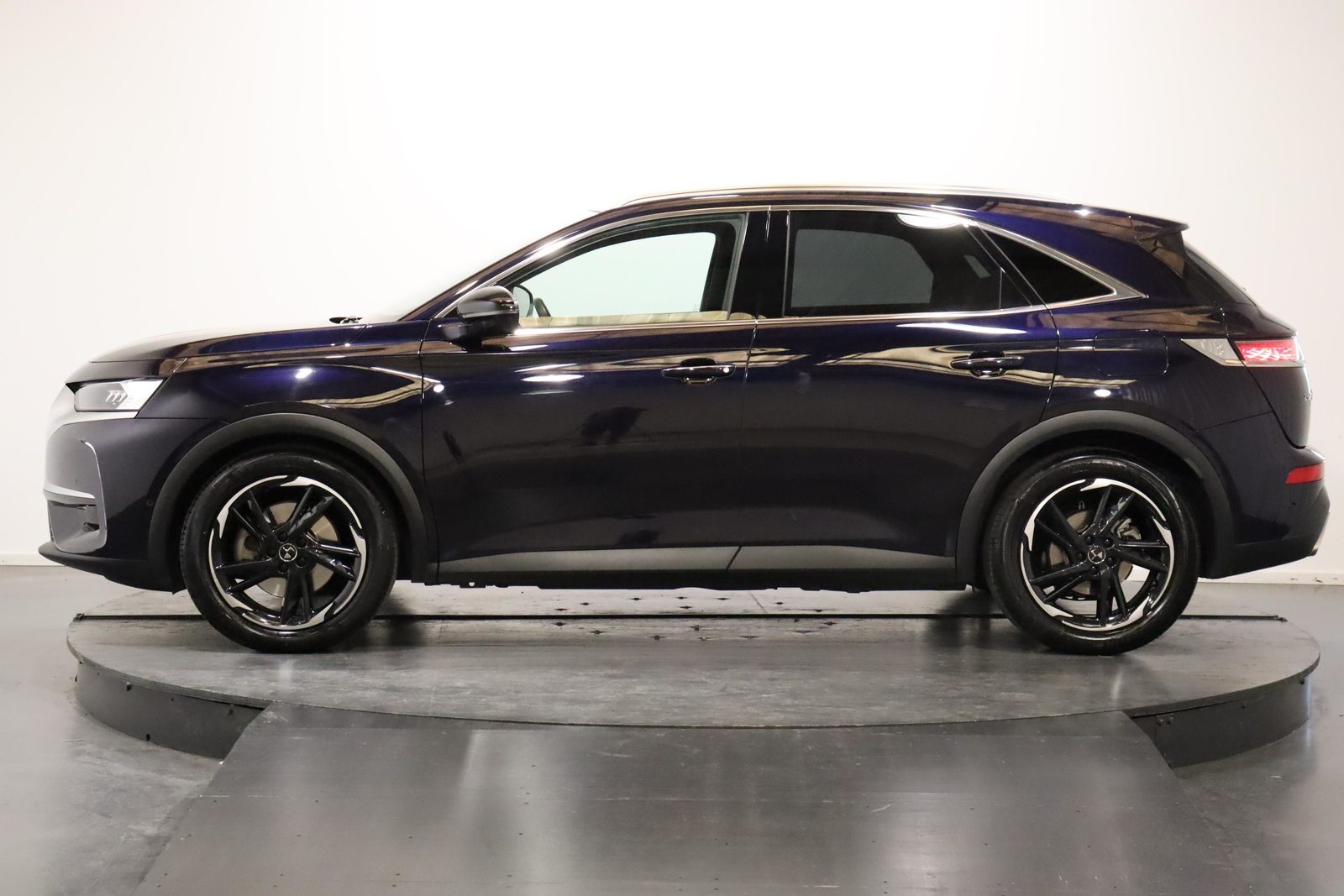DS 7 Crossback 1.6 E-Tense Be Chic 4x4, Plug-in-Hybrid Benzin/Elektro, Occasion / Gebraucht, Automatik - 2