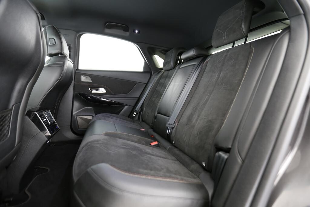 DS 7 Crossback 1.6 E-Tense Performance Line 4x4, Plug-in-Hybrid Petrol/Electric, Second hand / Used, Automatic - 7