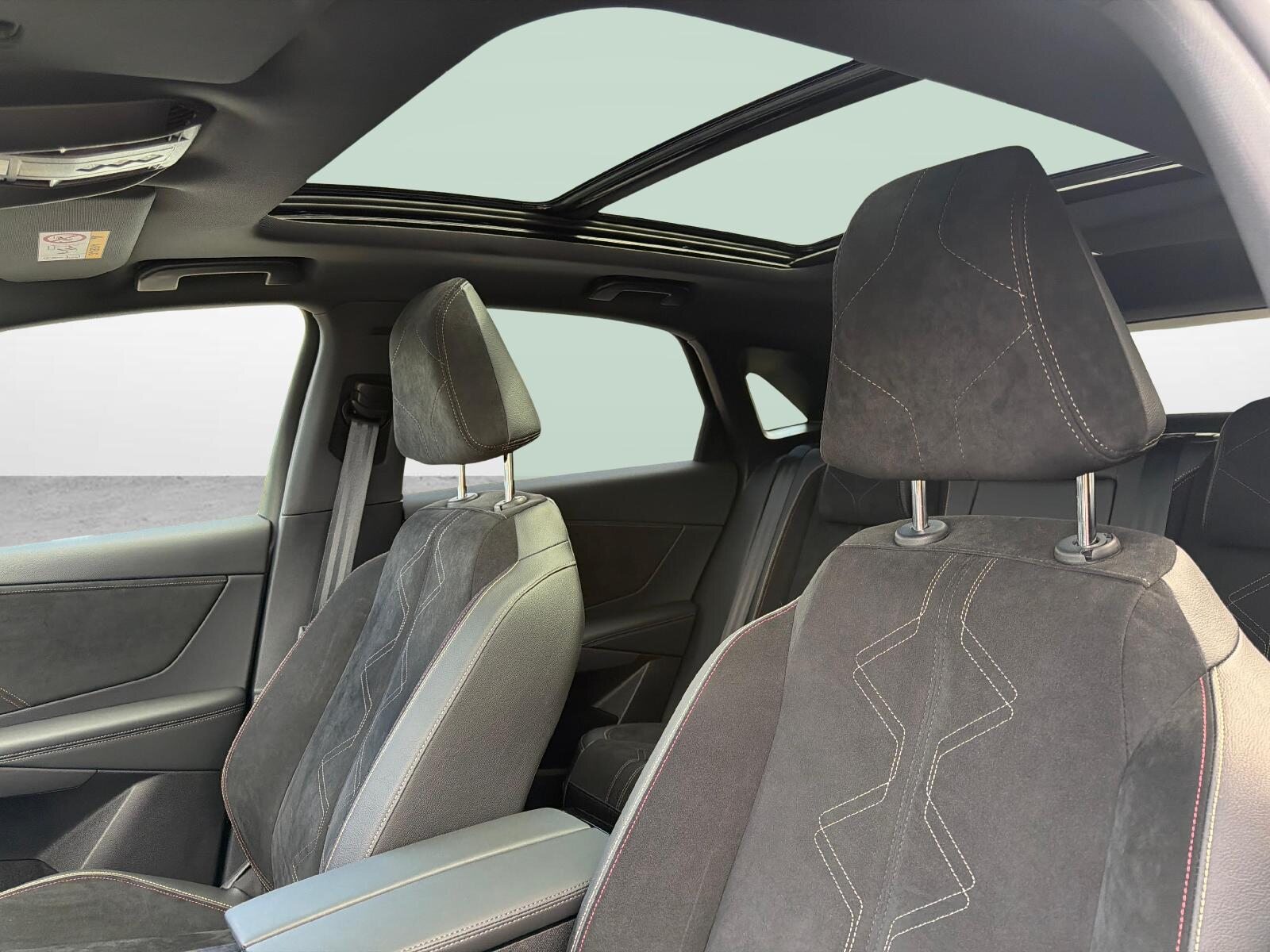 DS 7 1.6 E-Tense Pallas 4x4, Plug-in-Hybrid Petrol/Electric, Second hand / Used, Automatic - 3