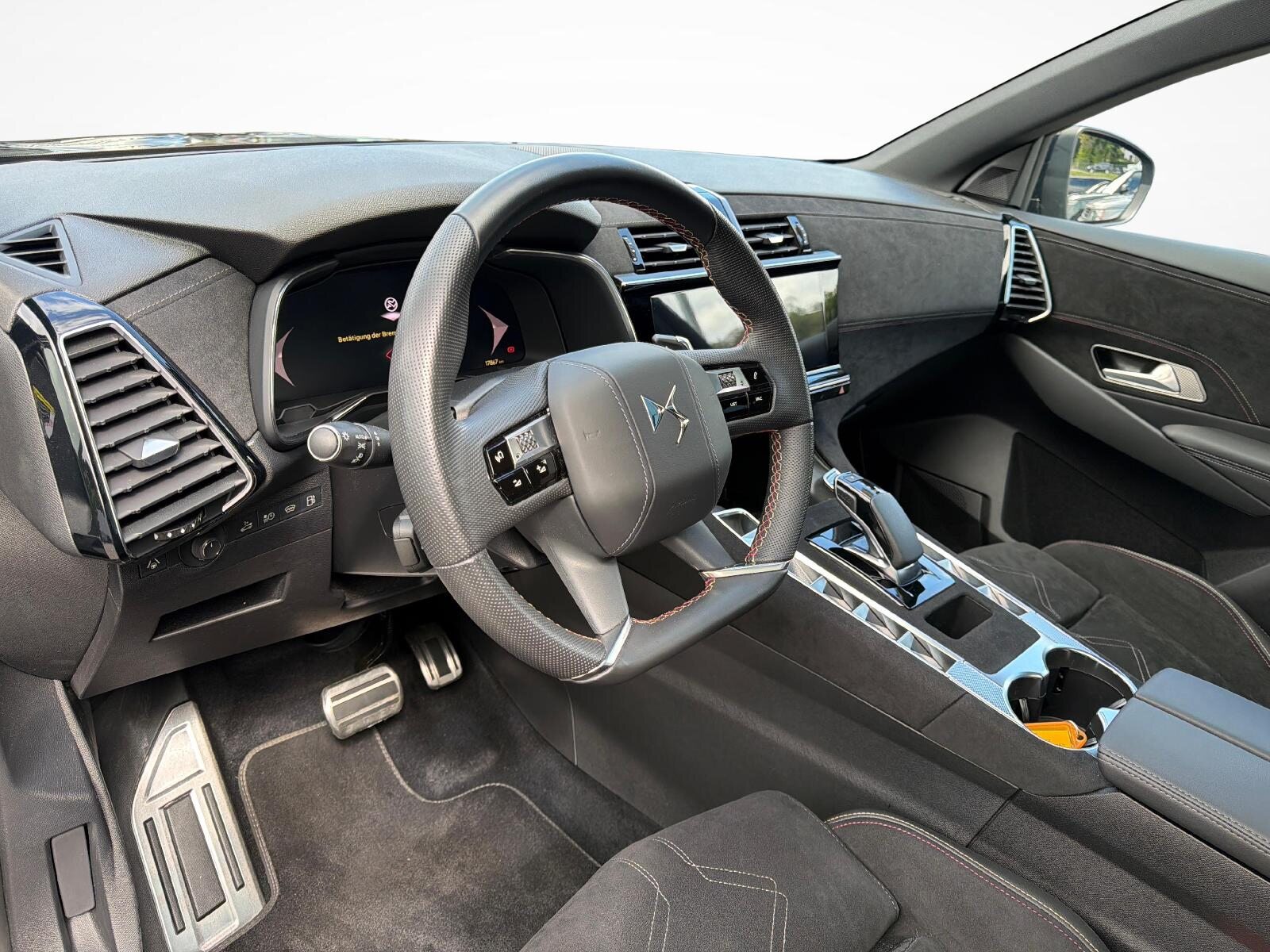 DS 7 1.6 E-Tense Pallas 4x4, Plug-in-Hybrid Petrol/Electric, Second hand / Used, Automatic - 4