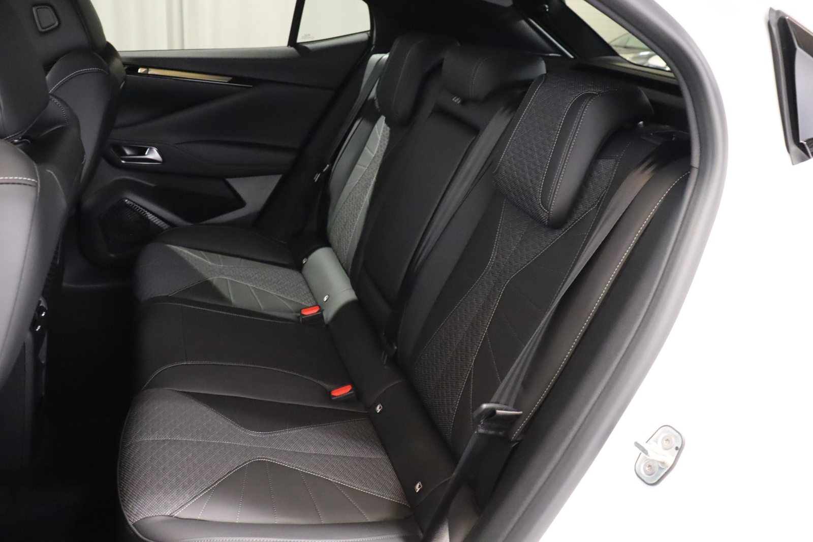 DS No4 1.2 Hybrid Pallas, Mild-Hybrid Benzin/Elektro, Vorführwagen, Automatik - 5