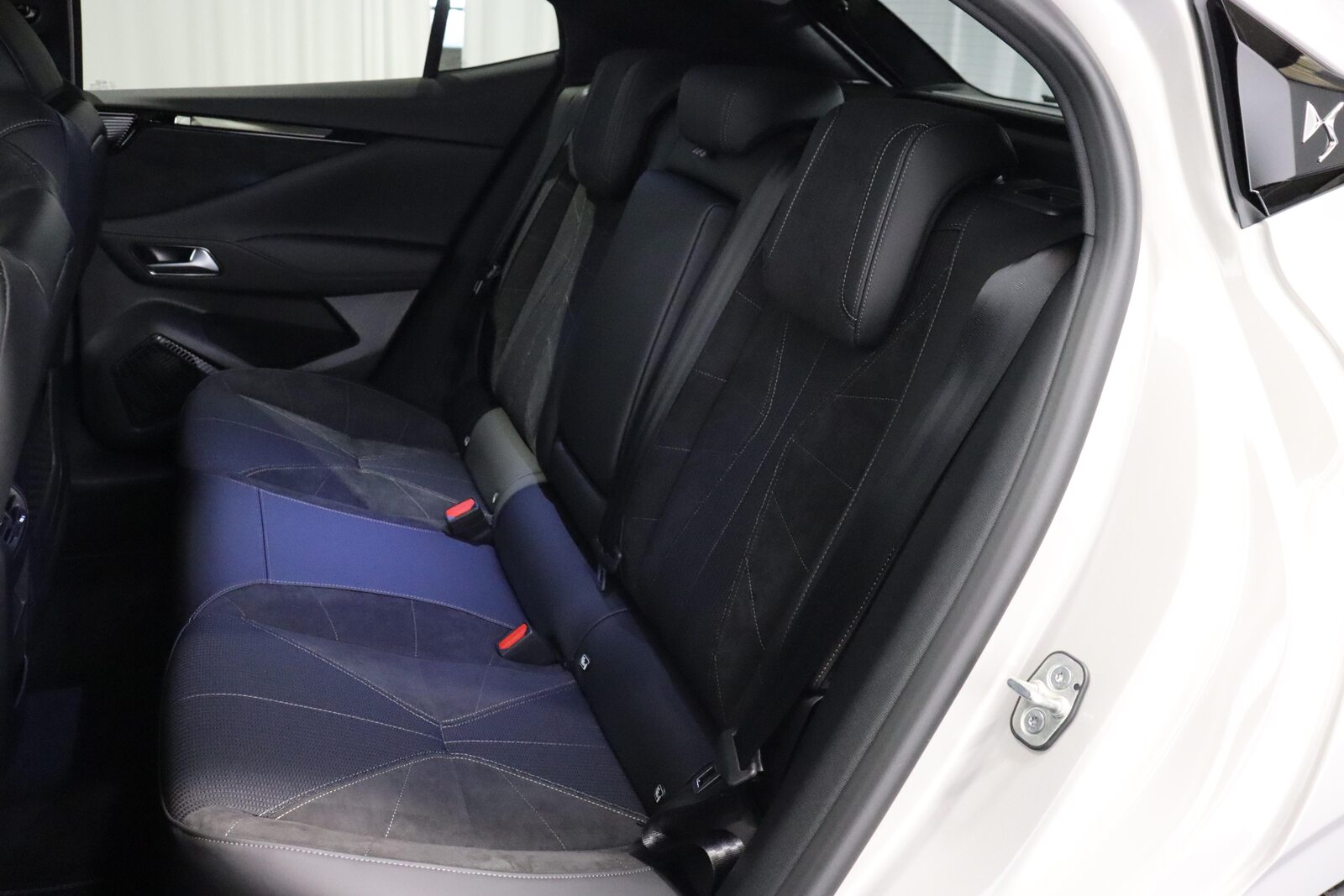 DS No4 E-Tense Étoile Alcantara, Elektro, Vorführwagen, Automatik - 5