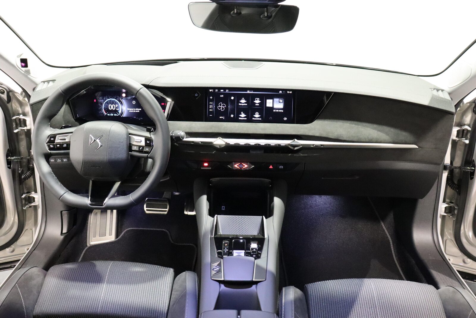 DS No4 E-Tense Étoile Alcantara, Elektro, Vorführwagen, Automatik - 6