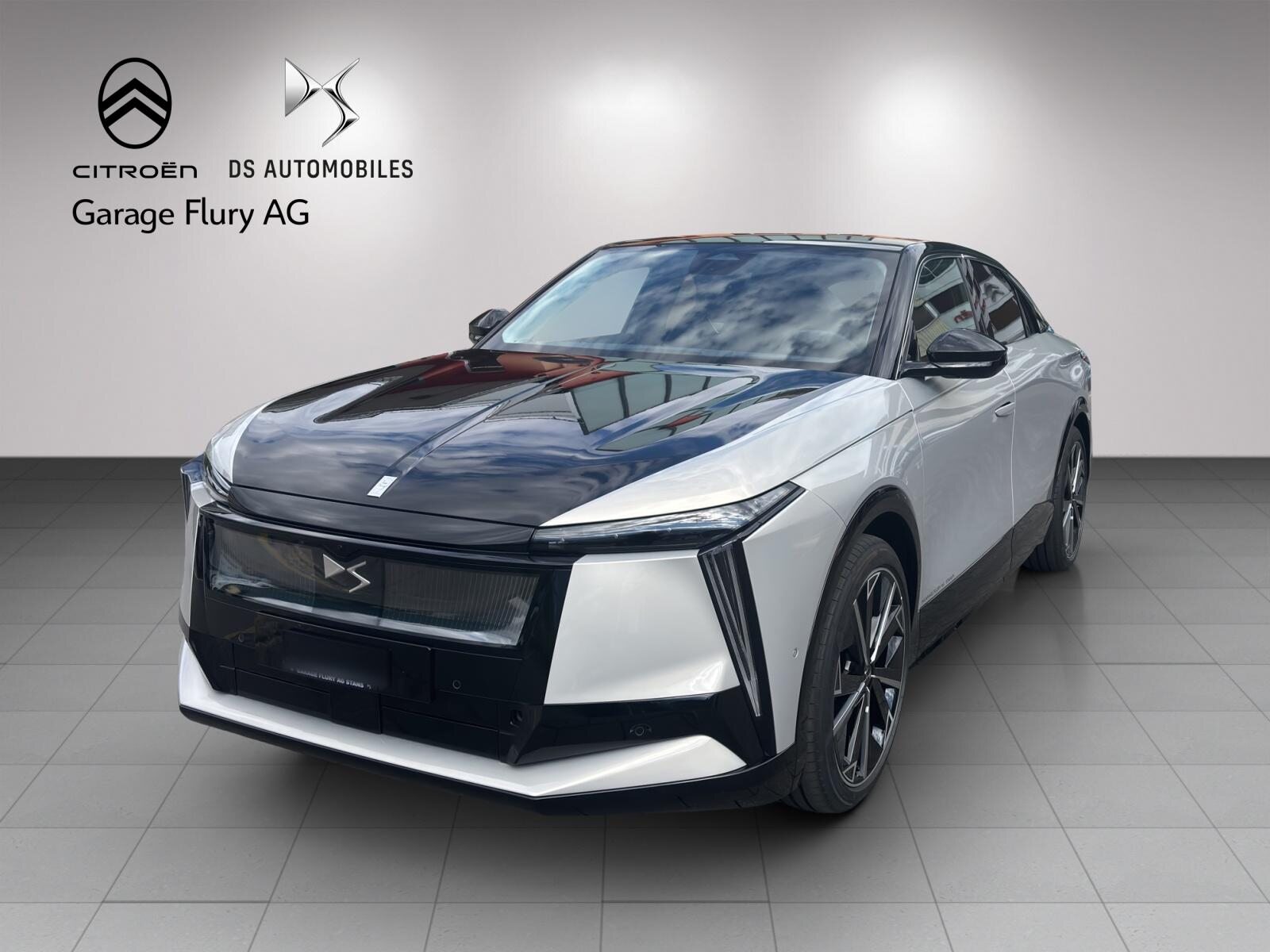 DS No8 E-Tense Jules Verne