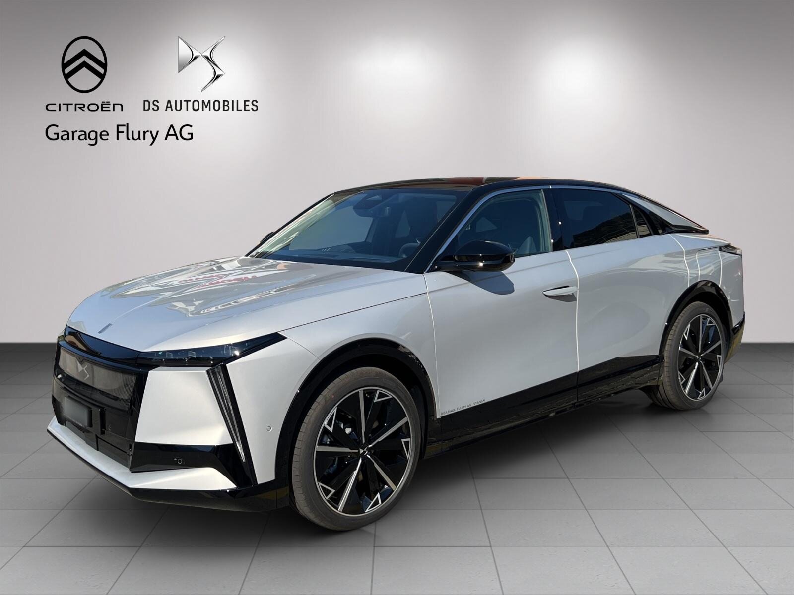 DS No8 E-Tense Jules Verne
