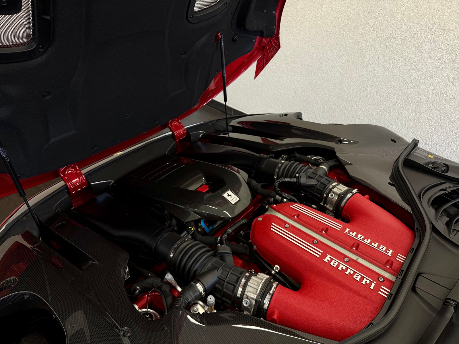 FERRARI 12 Cilindri, Petrol, Second hand / Used, Automatic - 6