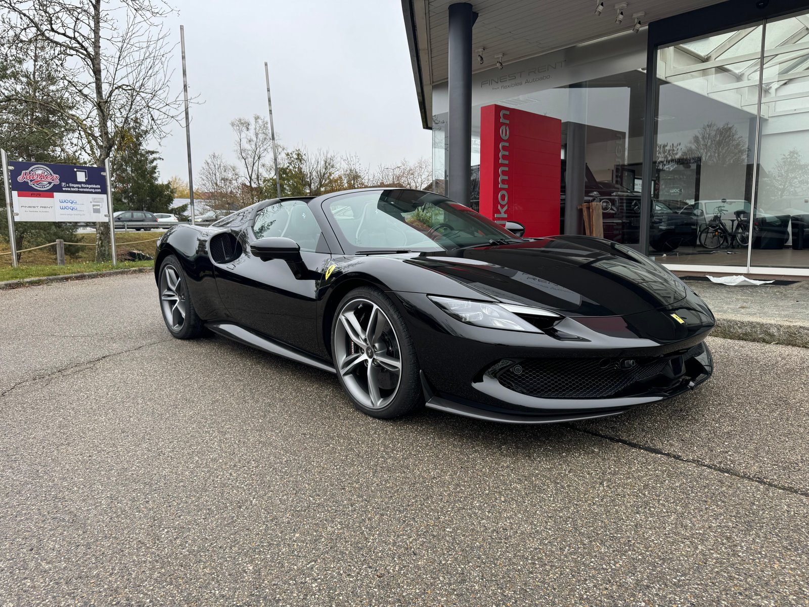 FERRARI 296 GTS Carbon INDIVIDUAL