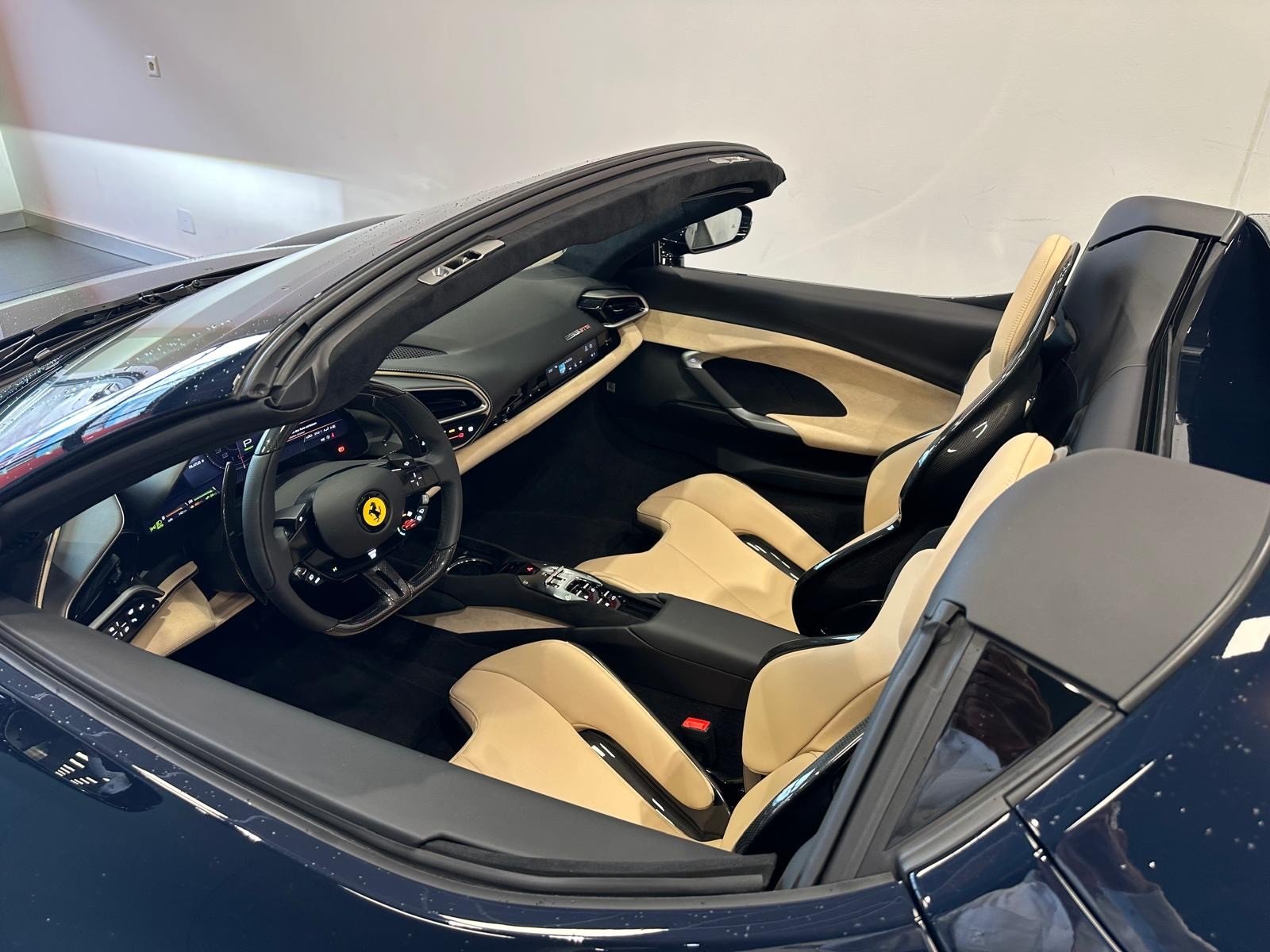FERRARI 296 GTS, Hybride Rechargeable Essence/Électricité, Occasion / Utilisé, Automatique - 6