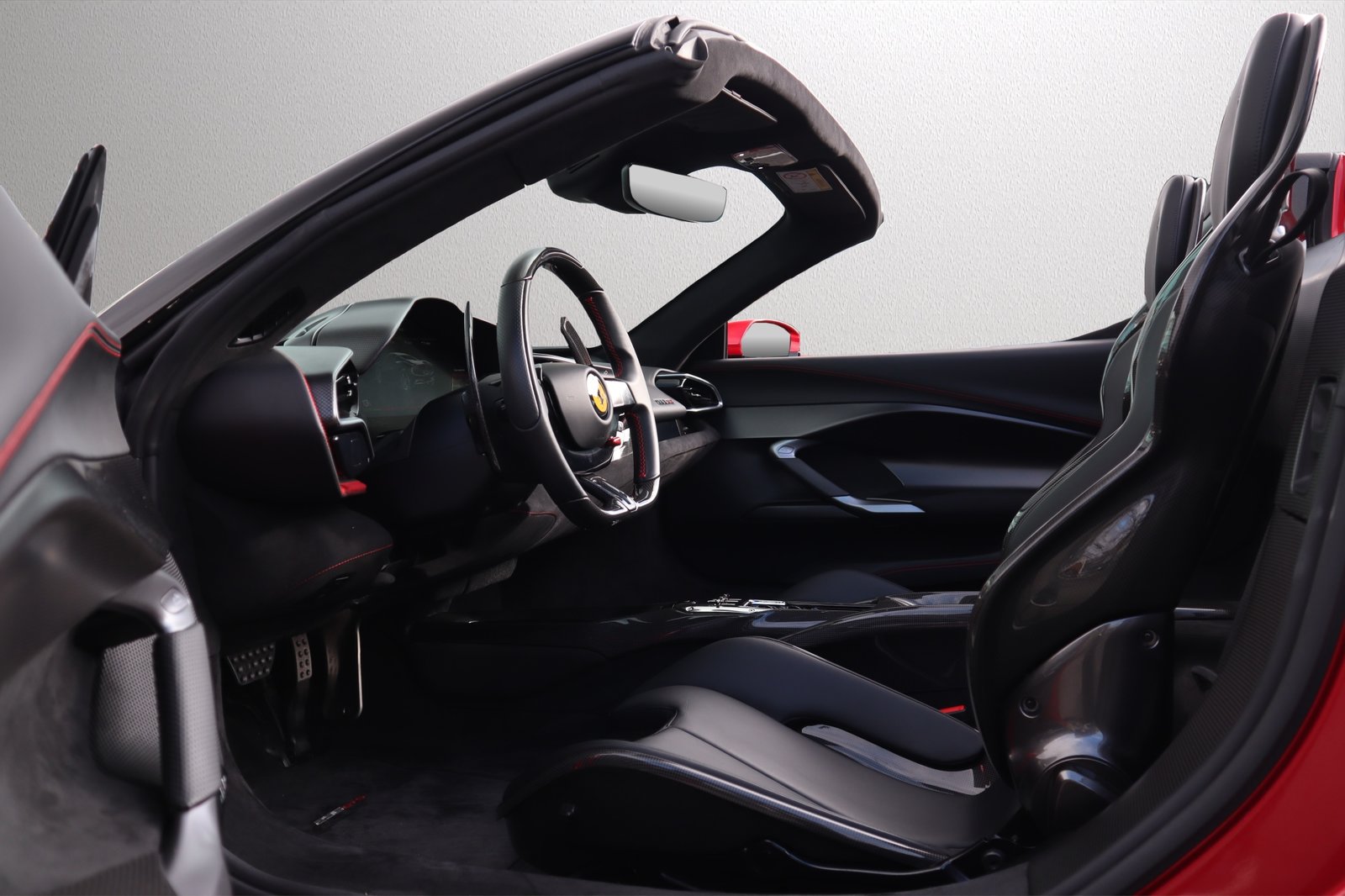 FERRARI 296 GTS, Plug-in-Hybrid Benzin/Elektro, Occasion / Gebraucht, Automatik - 4