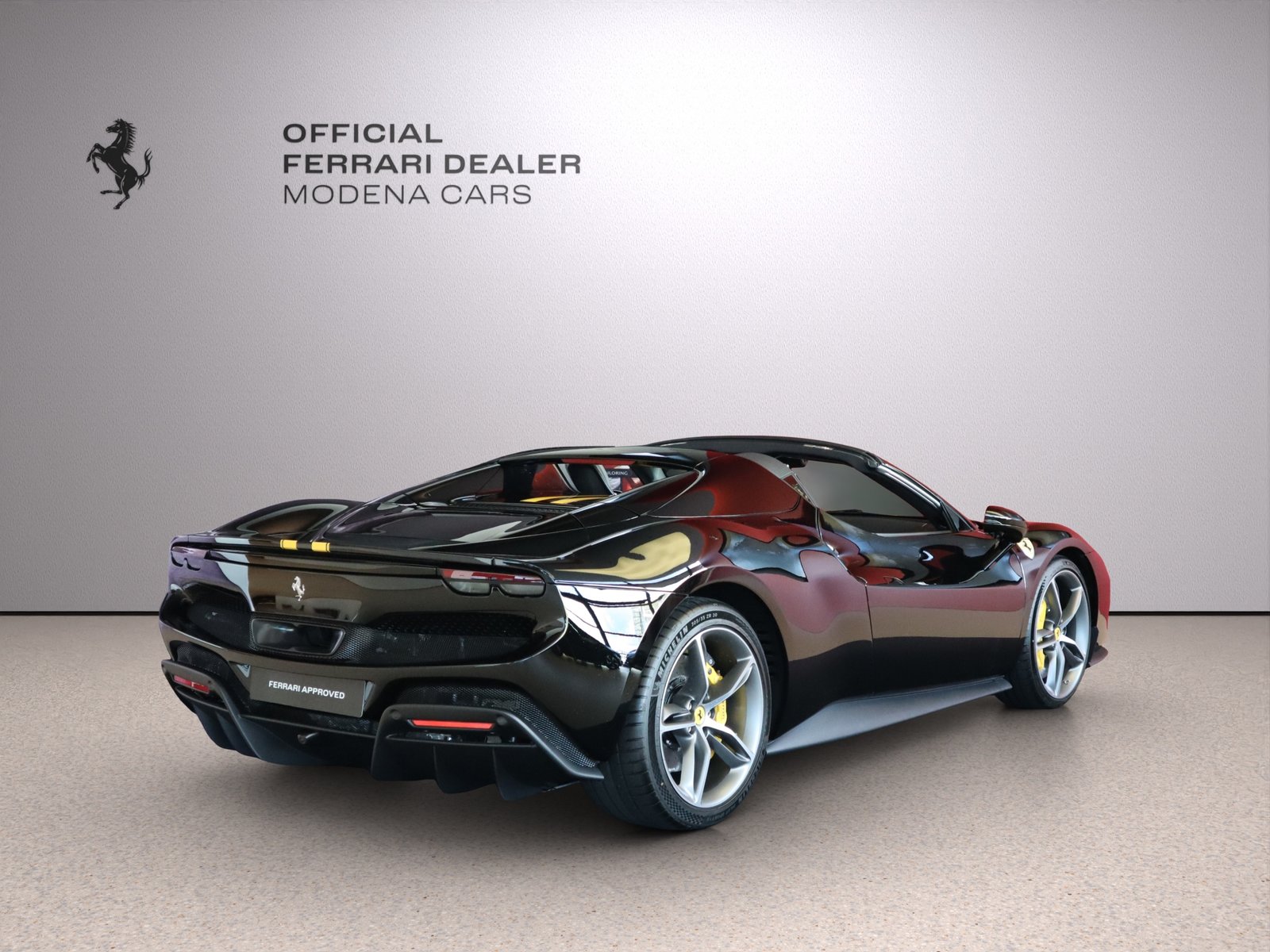 FERRARI 296 GTS, Plug-in-Hybrid Benzin/Elektro, Occasion / Gebraucht, Automatik - 2