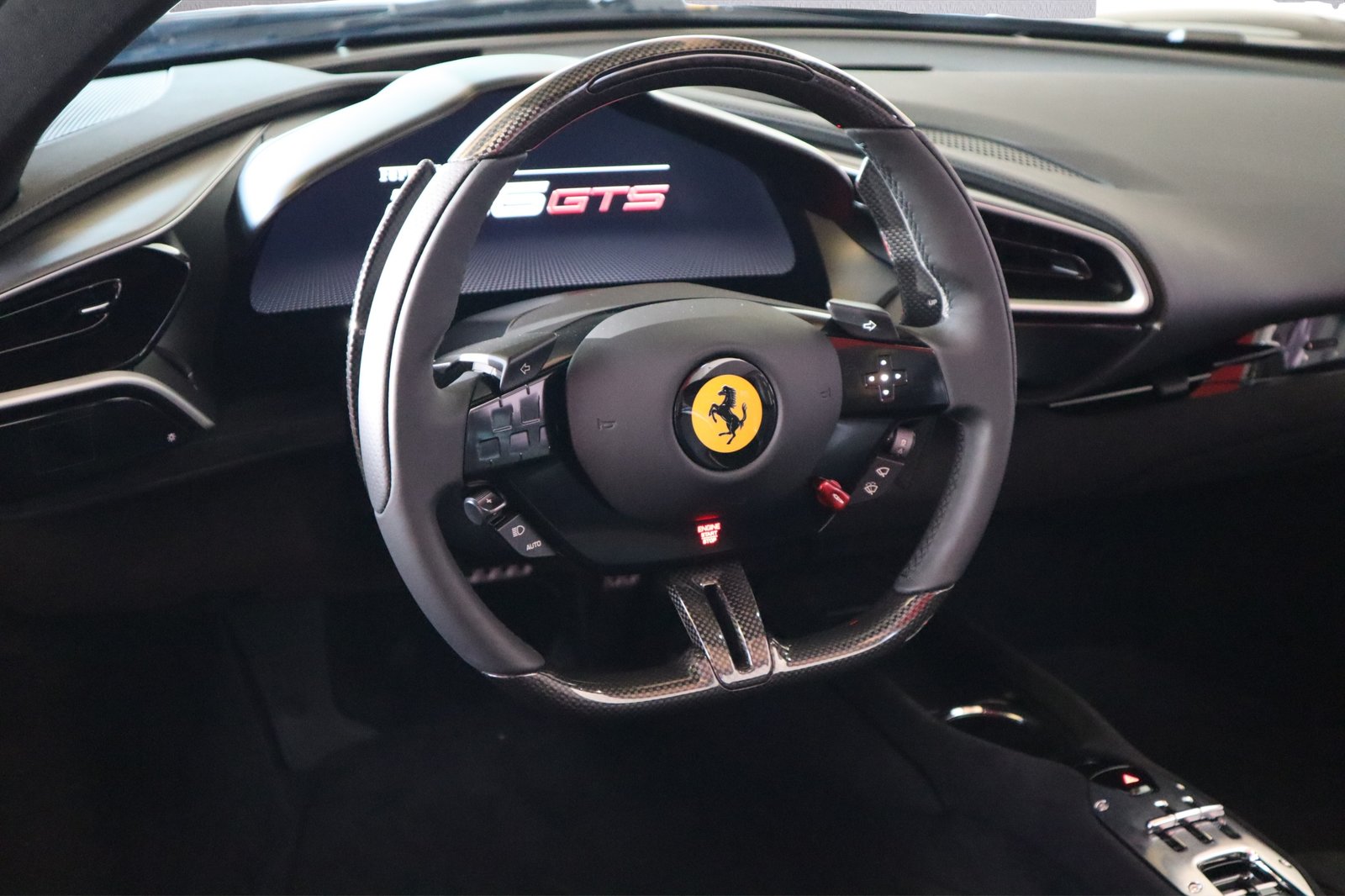 FERRARI 296 GTS, Plug-in-Hybrid Benzin/Elektro, Occasion / Gebraucht, Automatik - 3