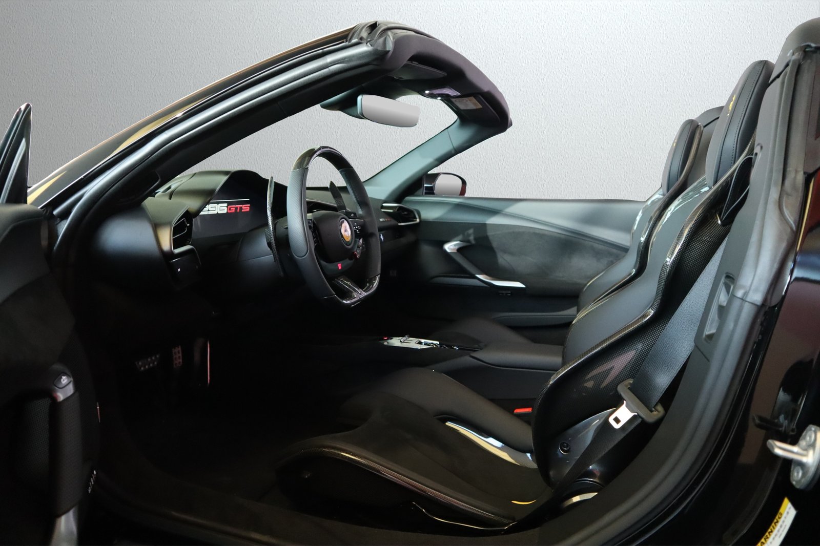 FERRARI 296 GTS, Plug-in-Hybrid Benzin/Elektro, Occasion / Gebraucht, Automatik - 4