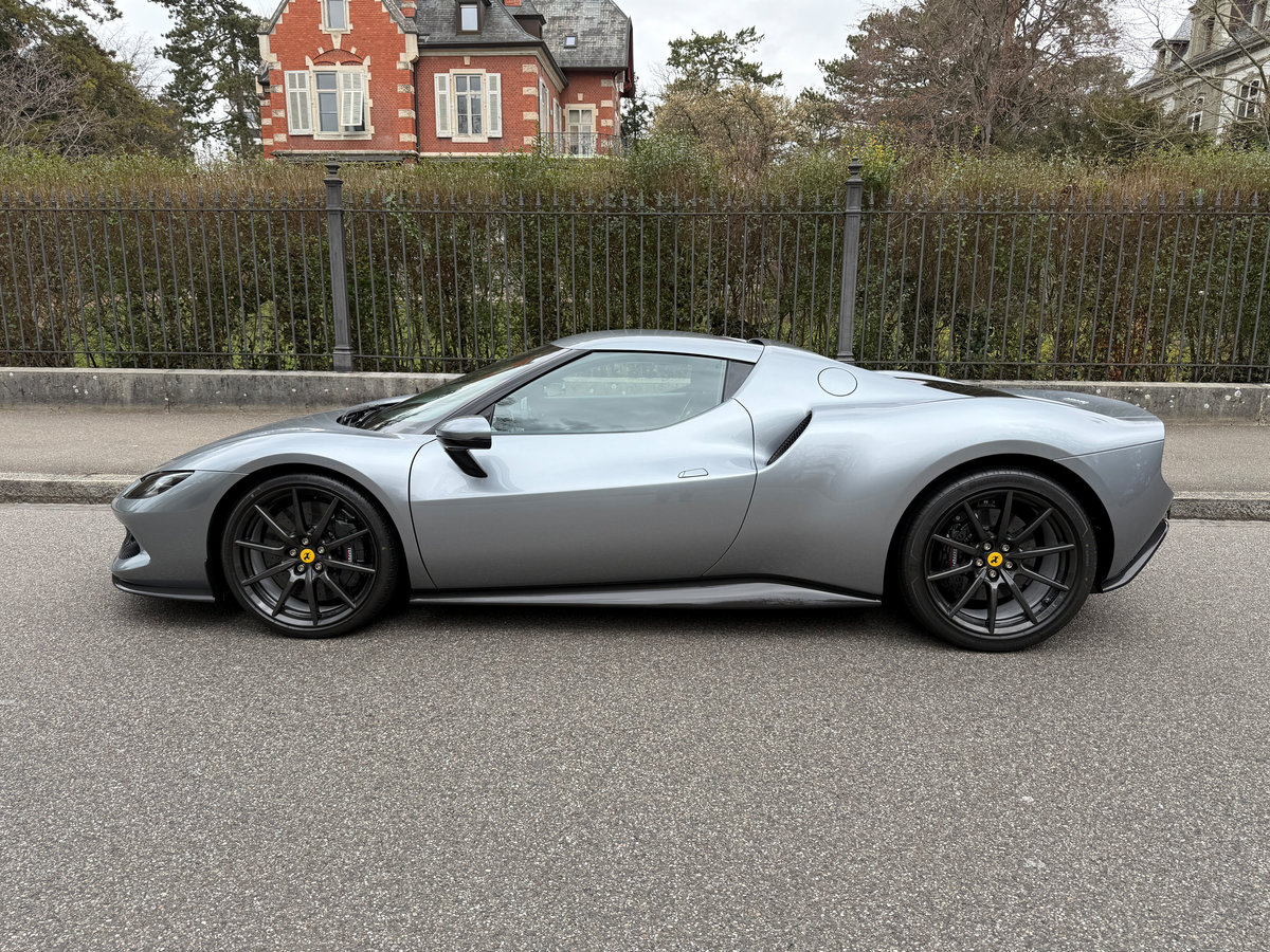 FERRARI 296 GTB, Plug-in-Hybrid Petrol/Electric, Second hand / Used, Automatic - 3