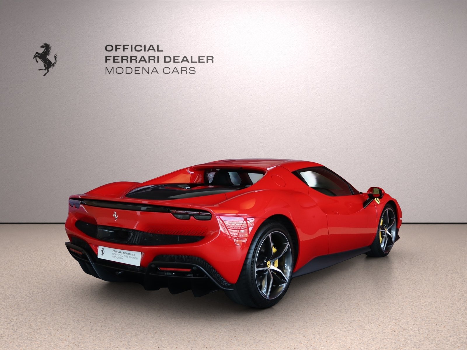 FERRARI 296 GTB, Plug-in-Hybrid Benzin/Elektro, Occasion / Gebraucht, Automatik - 2