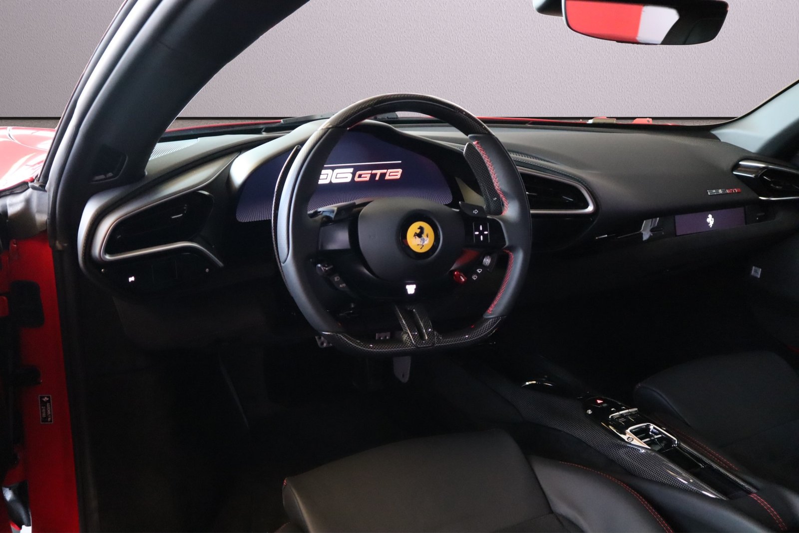FERRARI 296 GTB, Plug-in-Hybrid Benzin/Elektro, Occasion / Gebraucht, Automatik - 3