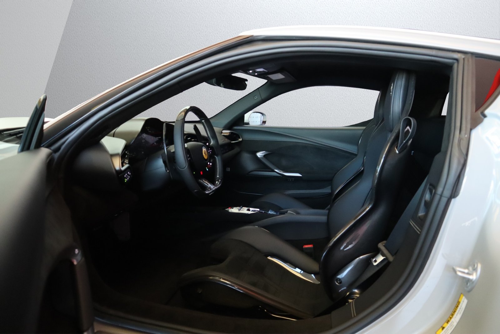 FERRARI 296 GTB, Plug-in-Hybrid Benzin/Elektro, Occasion / Gebraucht, Automatik - 4