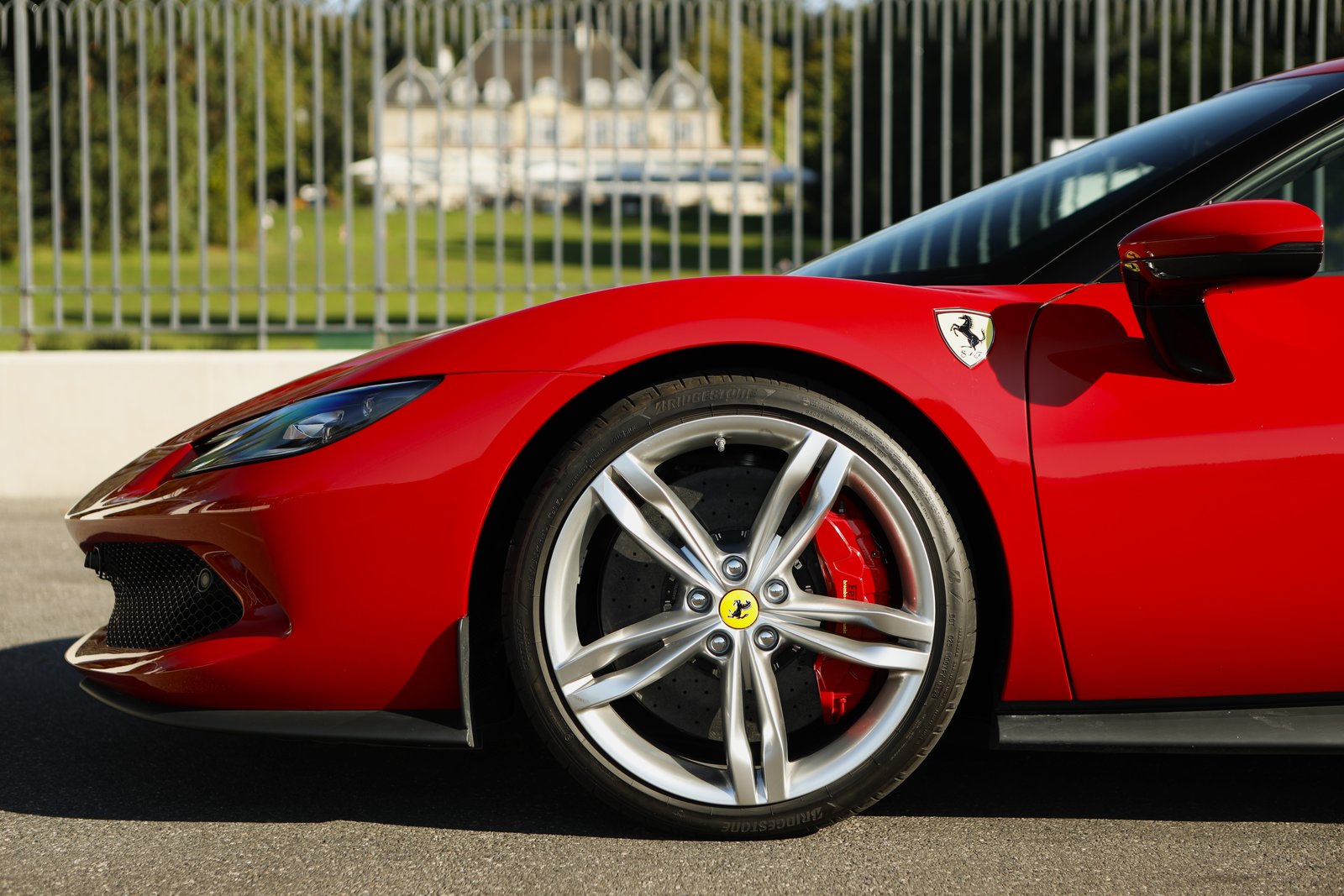 FERRARI 296 GTB, Plug-in-Hybrid Petrol/Electric, Second hand / Used, Automatic - 2