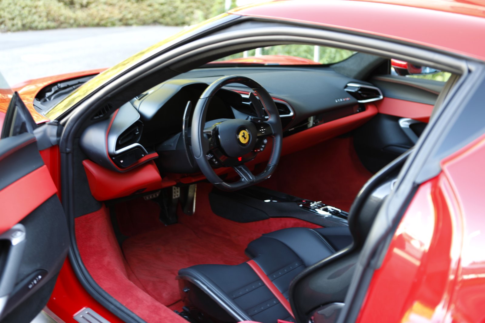 FERRARI 296 GTB, Plug-in-Hybrid Petrol/Electric, Second hand / Used, Automatic - 5