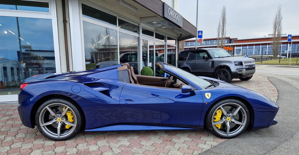 FERRARI 488 Spider 3.9 Turbo, Benzin, Occasion / Gebraucht, Automatik - 5
