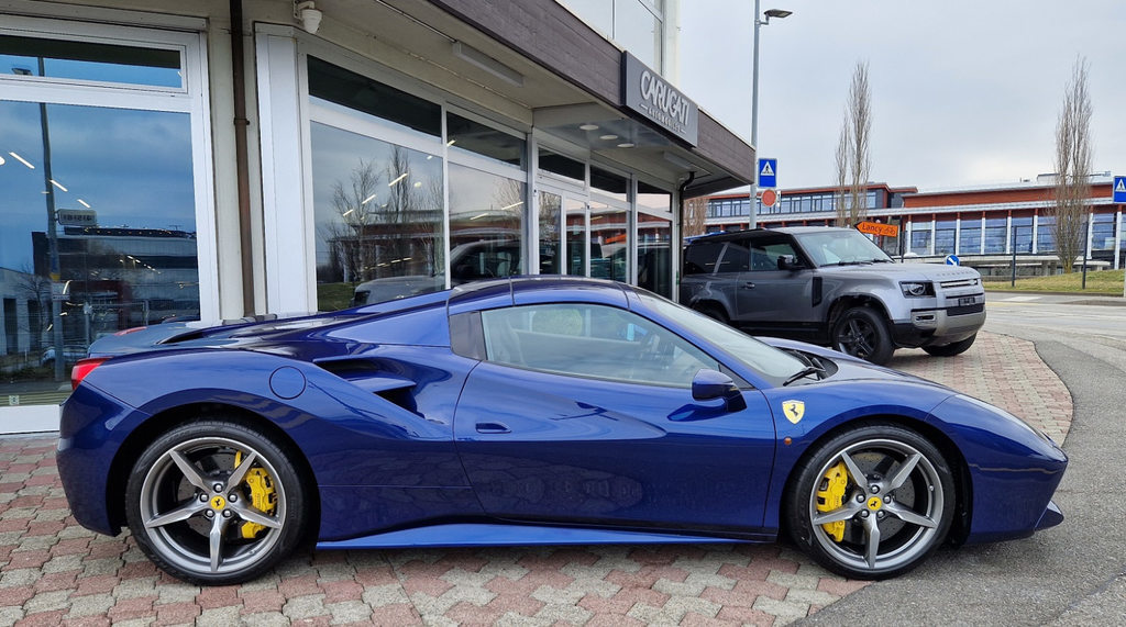 FERRARI 488 Spider 3.9 Turbo, Benzin, Occasion / Gebraucht, Automatik - 6