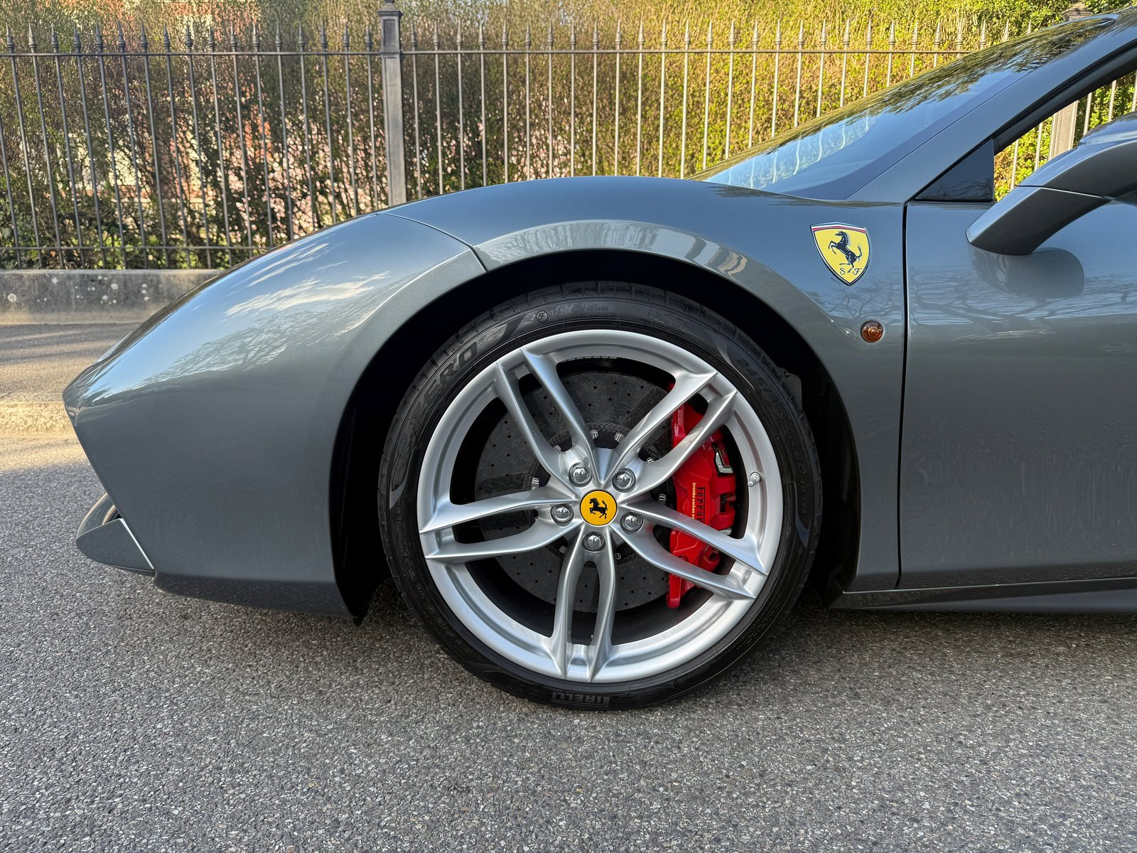 FERRARI 488 Spider 3.9 V8, Petrol, Second hand / Used, Automatic - 4