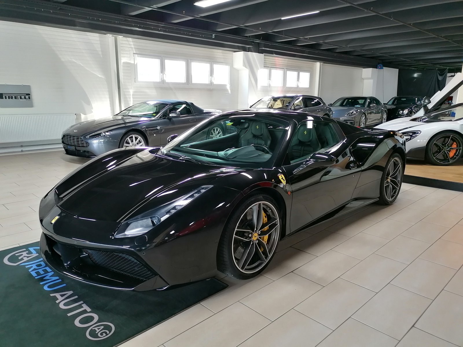 FERRARI 488 Spider 3.9 V8, Petrol, Second hand / Used, Automatic - 3
