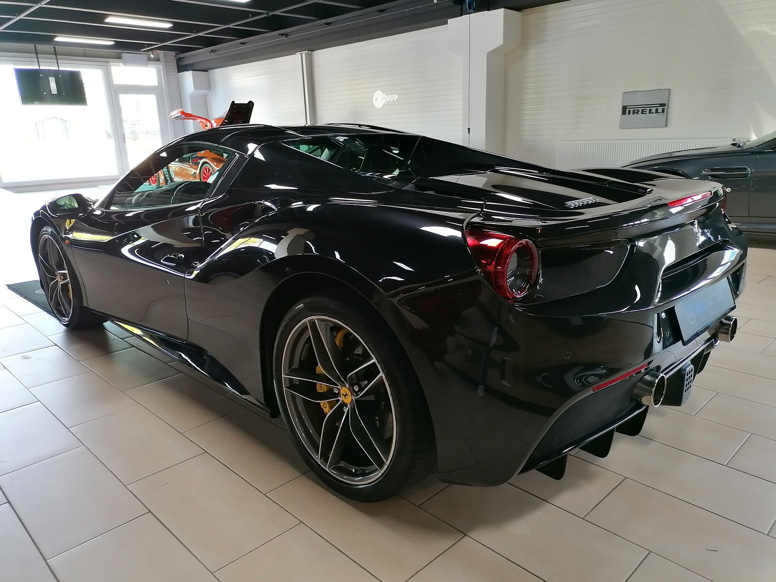 FERRARI 488 Spider 3.9 V8, Petrol, Second hand / Used, Automatic - 5