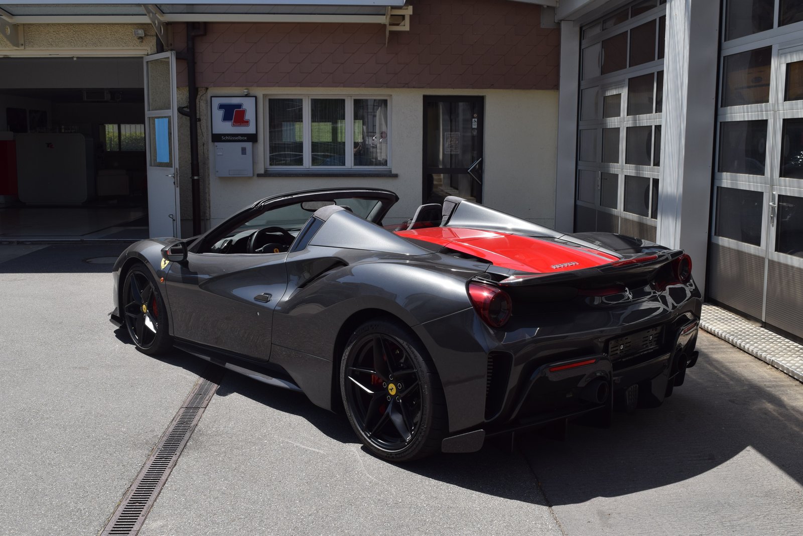 FERRARI 488 Pista Spider 3.9 V8, Benzina, Occasioni / Usate, Automatico - 6